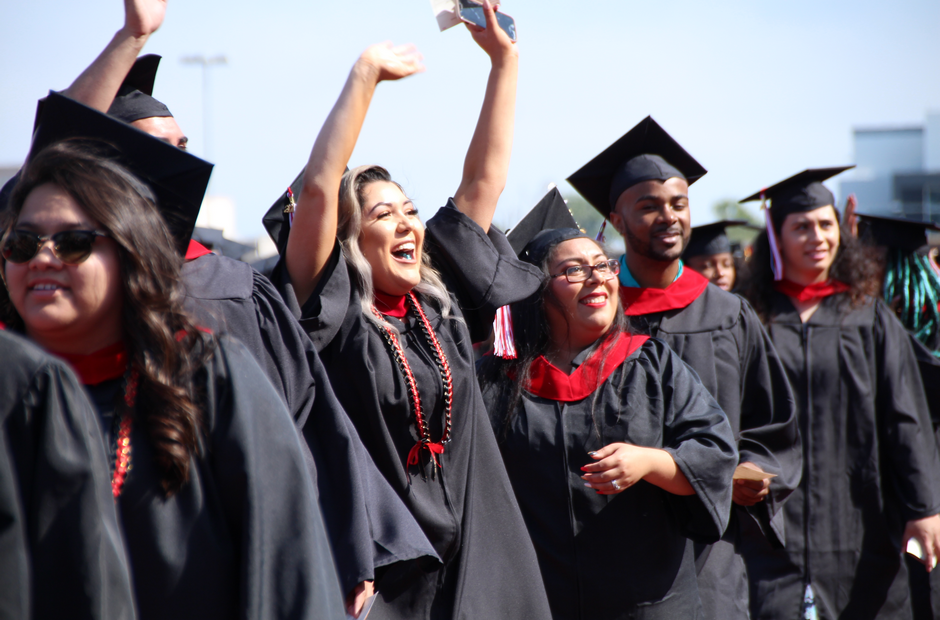 LBCC students graduating.