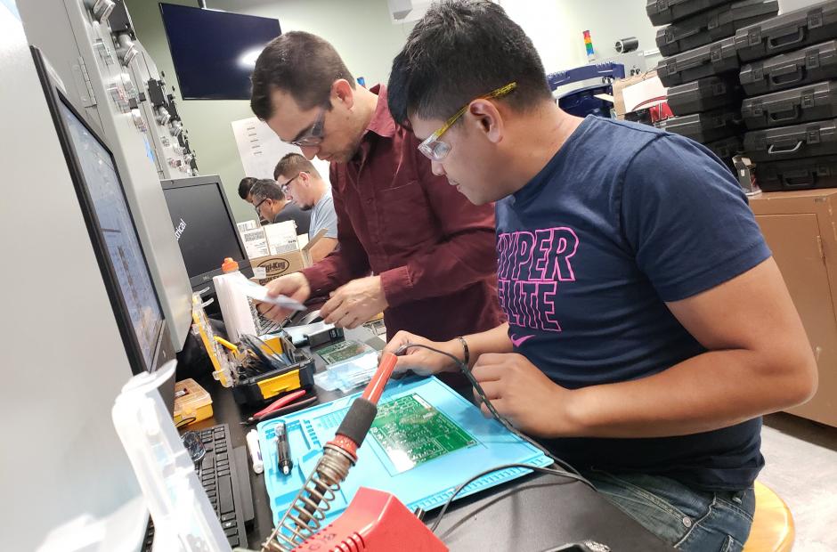 LBCC Students working on project in Electrical Technology Lab