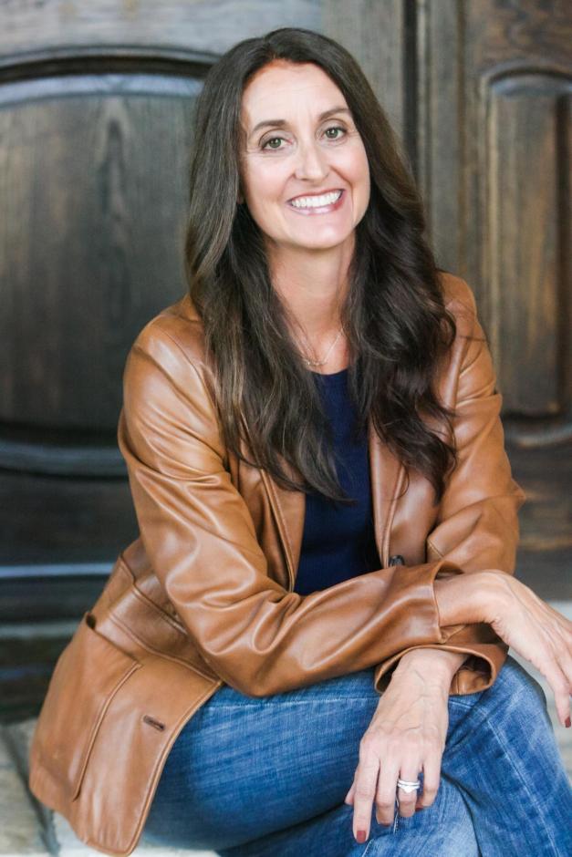 Natalie Burgess headshot